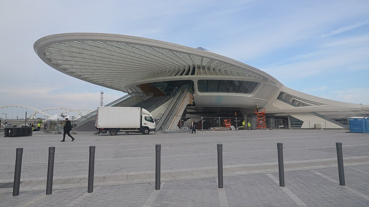 BC_Mons_-_Gare_Calatrava