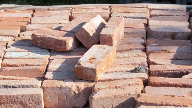 BC_rock-wood-building-wall-construction-stone-wall-946582(credits cc pxhere.com)